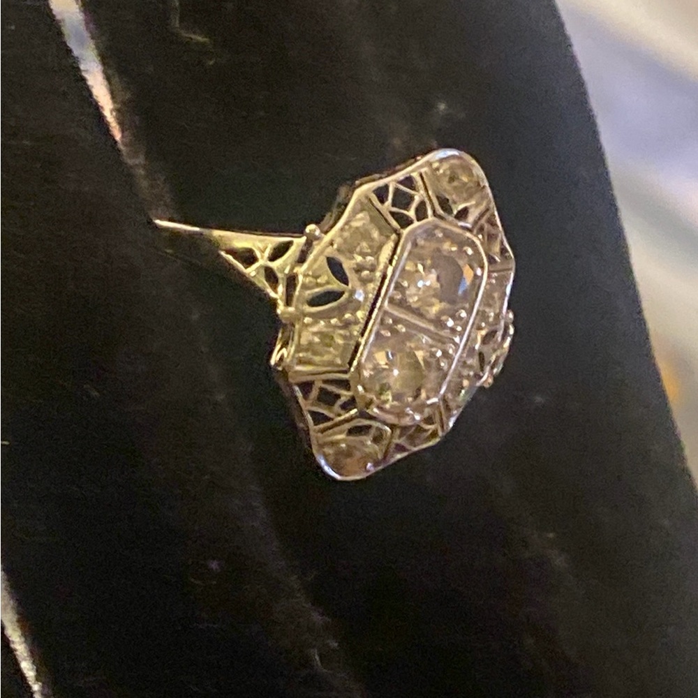 Elegant 14k Gold Diamonds Art Deco Filigree Ring